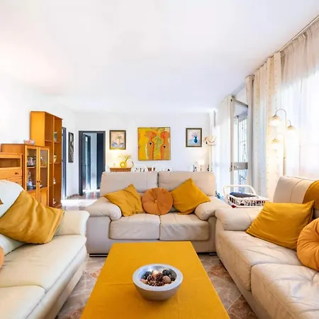 4 Bedroom 6 Guests 60m From Торремолінос