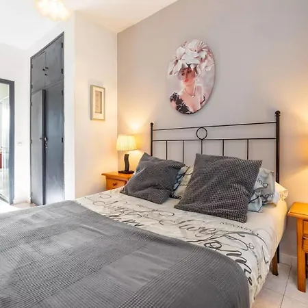 Apartment 4 Bedroom 6 Guests 60m From *