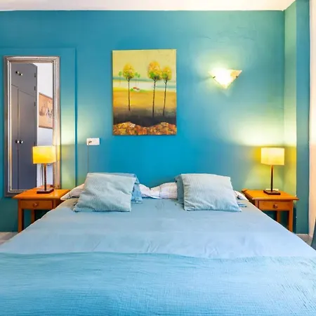 4 Bedroom 6 Guests 60m From *