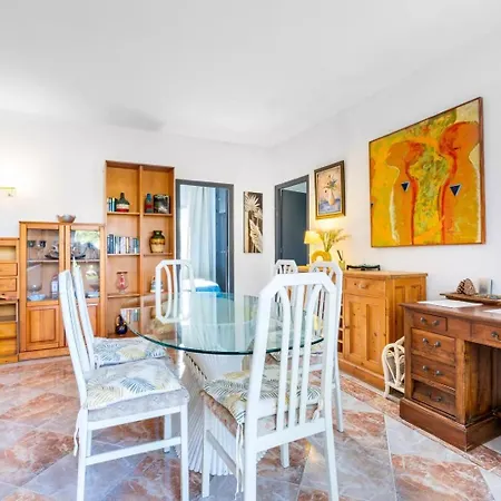 4 Bedroom 6 Guests 60m From * Torremolinos